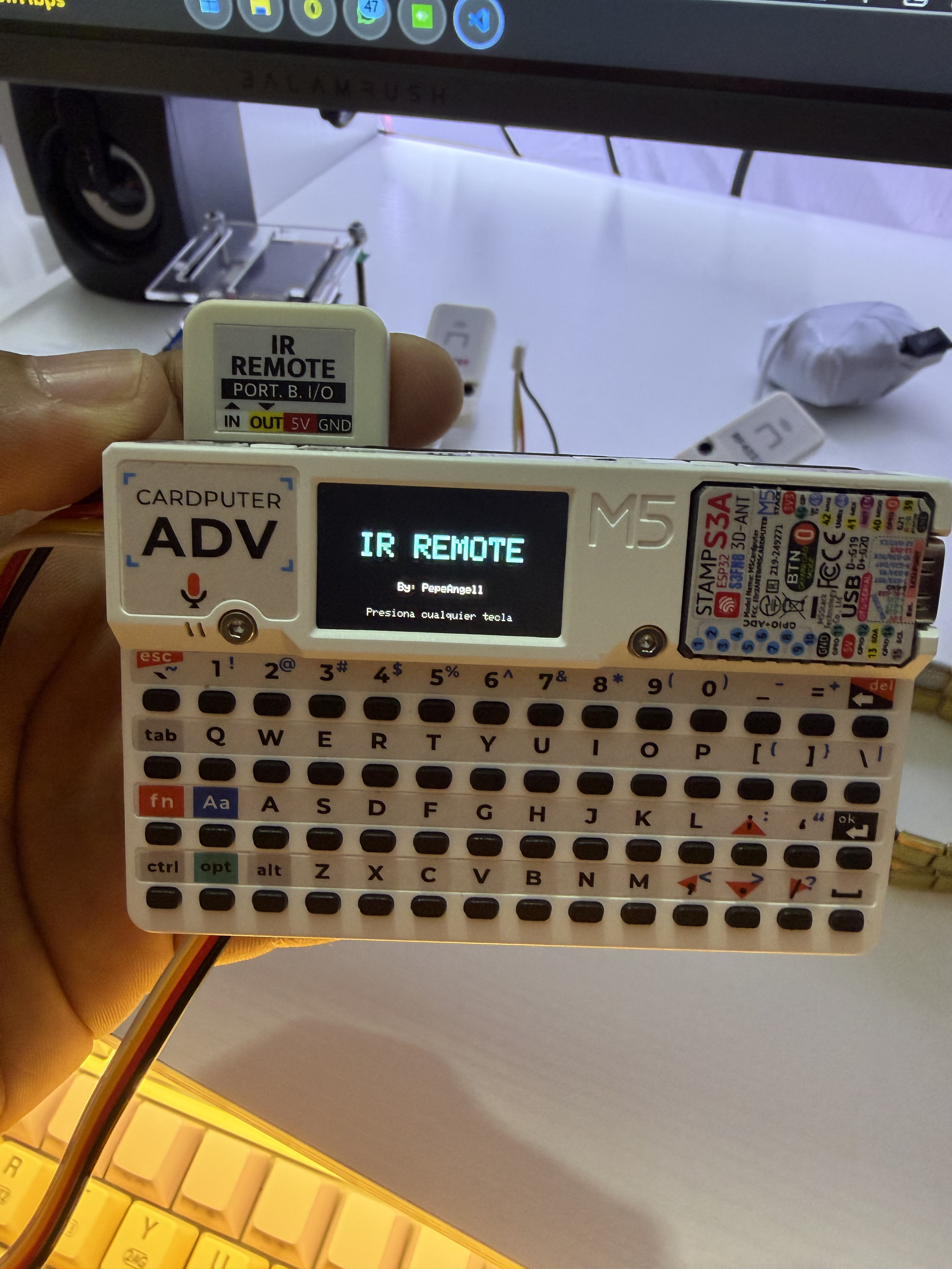M5Stack Cardputer con módulo IR